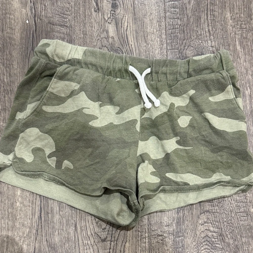 Old Navy Black White and Camouflage Shorts Cotton Shorts Bundle Girls Size L